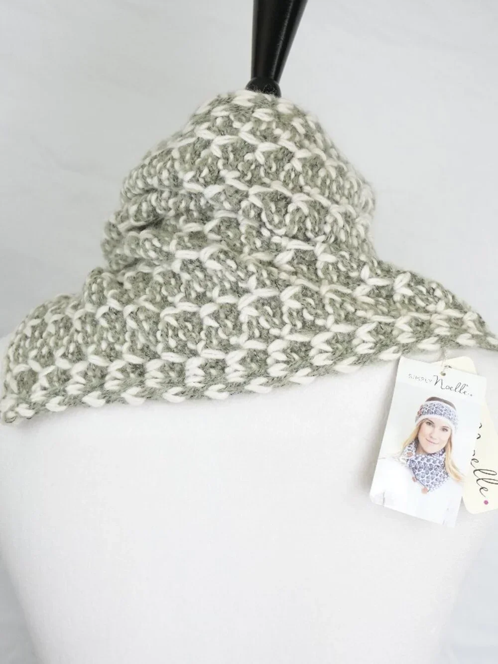 NWT Simply Noelle Nantucket Collection Scarf Chunky Knit Neck Cover G
